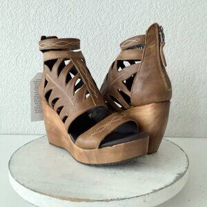 Lane Becca Leather Wedge Sandals Womens 9.5 Desert Clay Western Wooden Heel